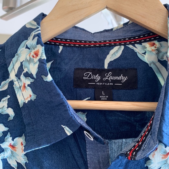 Dirty laundry short sleeve button down shirt -NWOT - Picture 5 of 6